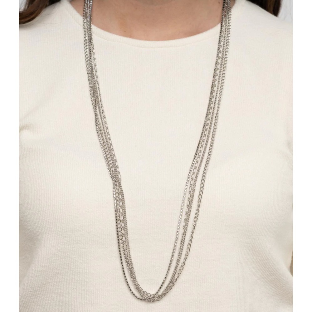 Paparazzi undauntingly urban necklace